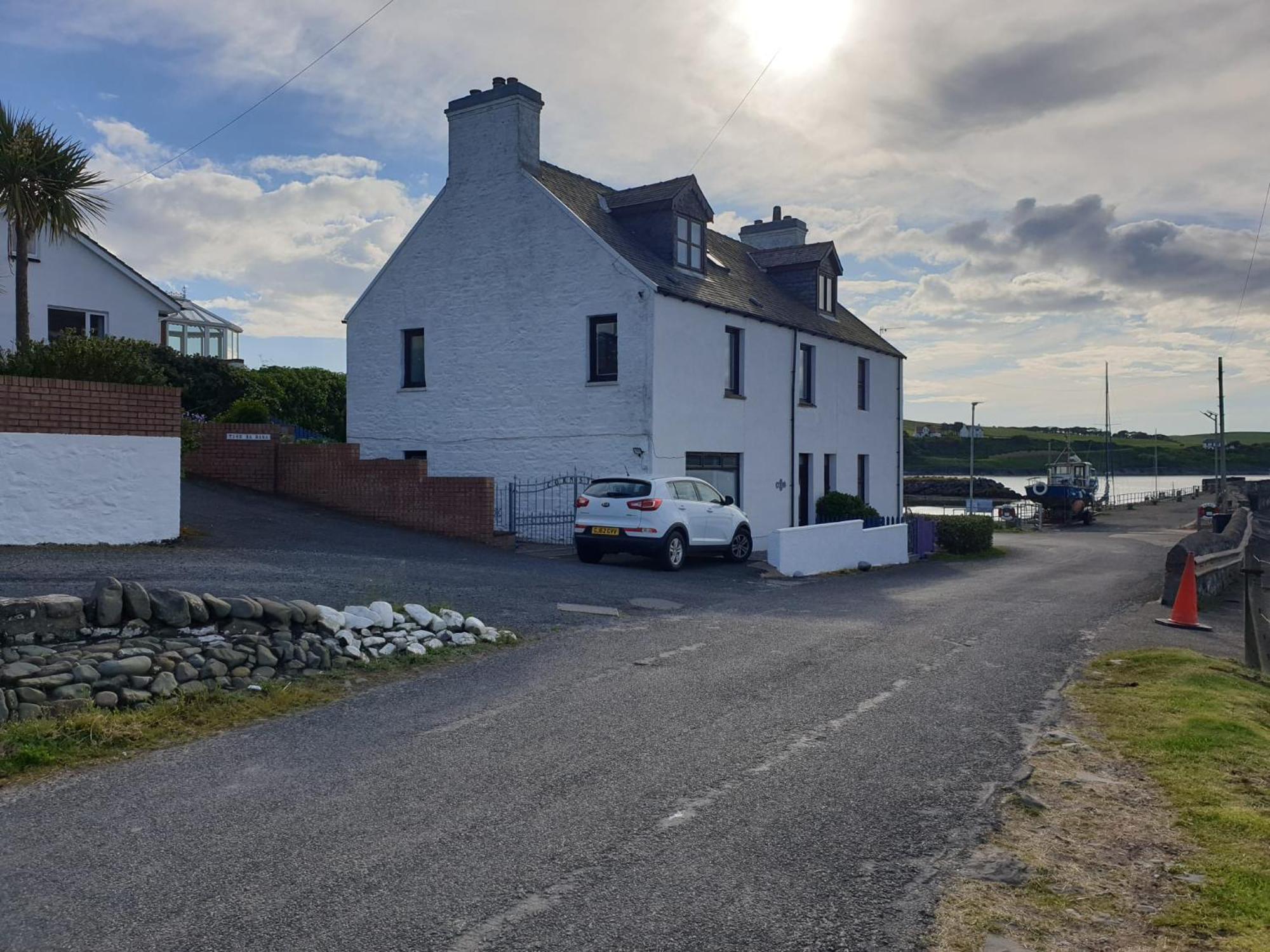 The Old Cornstore A Beautiful Suite Overlooking The Sea Drummore Exteriör bild